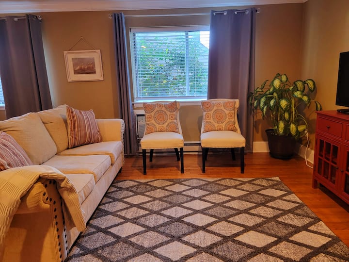Sleek Apt Near Downtown • Parking • Fast Wifi - Greenwich, CT