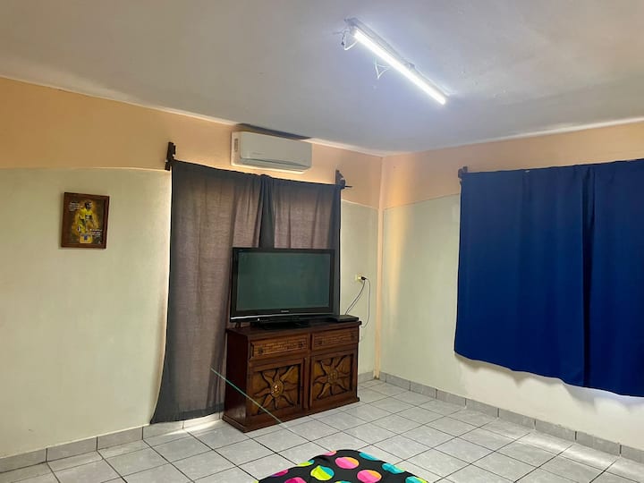 Entire Accommodation: Villa With Pool In Hidalgo. - Hidalgo