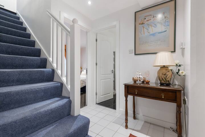 Westminster Entire Classic Massionette gallery image 4