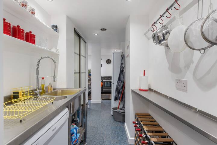 Westminster Entire Classic Massionette gallery image 3