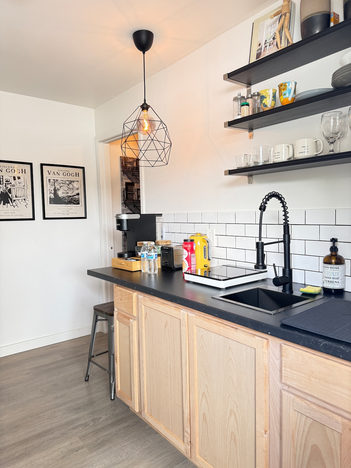 Popular Airbnb listing: Stilish Suite with Private Entry and Kitchenette. in Hillsborough