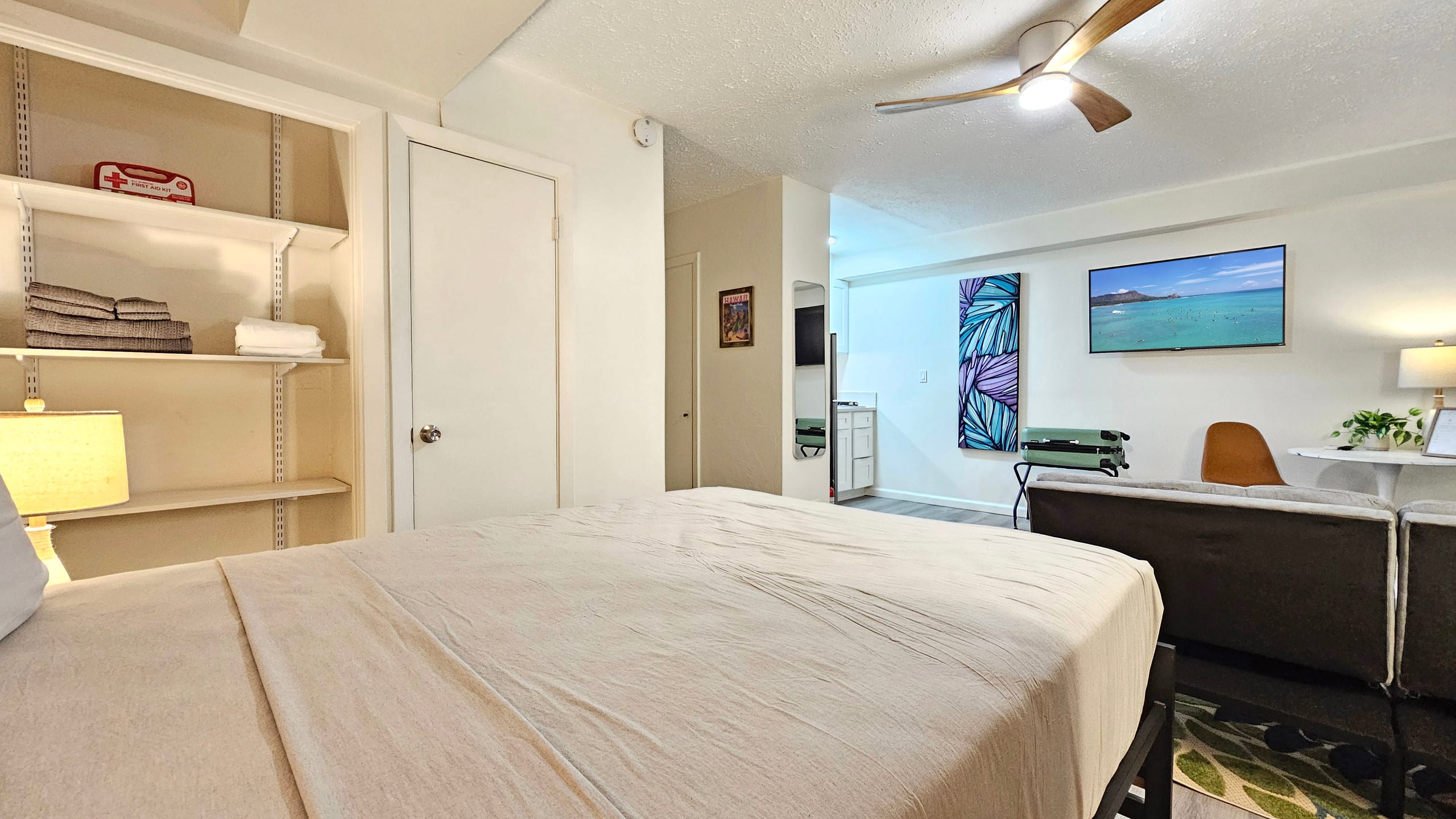 2412 PE St 204 Modern Design, Kitchen & Lanai - Image 19