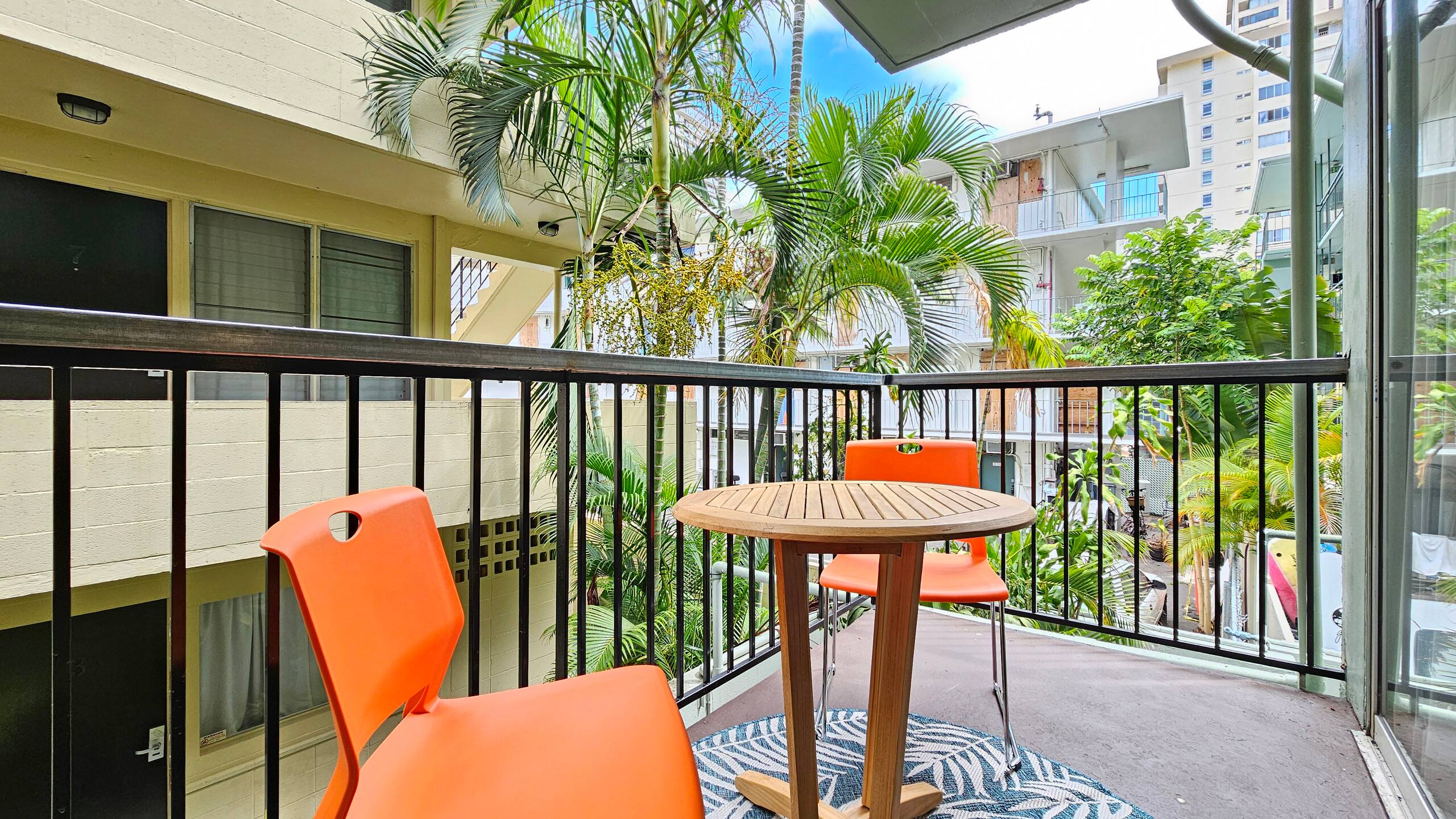 2412 PE St 205 Queen Bed, Futon, Kitchen, Lanai - Photo 15