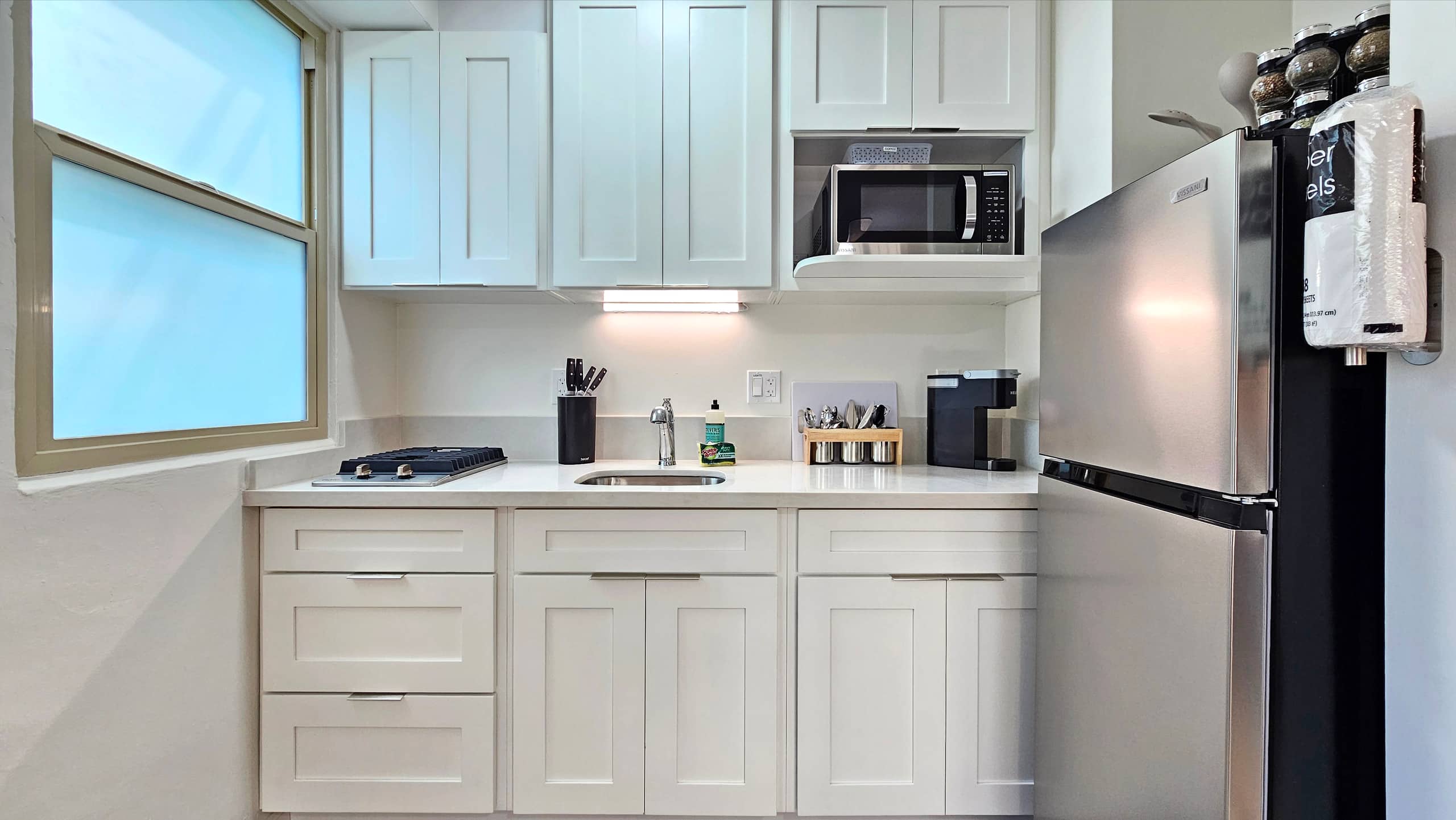 2412 PE St 205 Queen Bed, Futon, Kitchen, Lanai - Photo 8