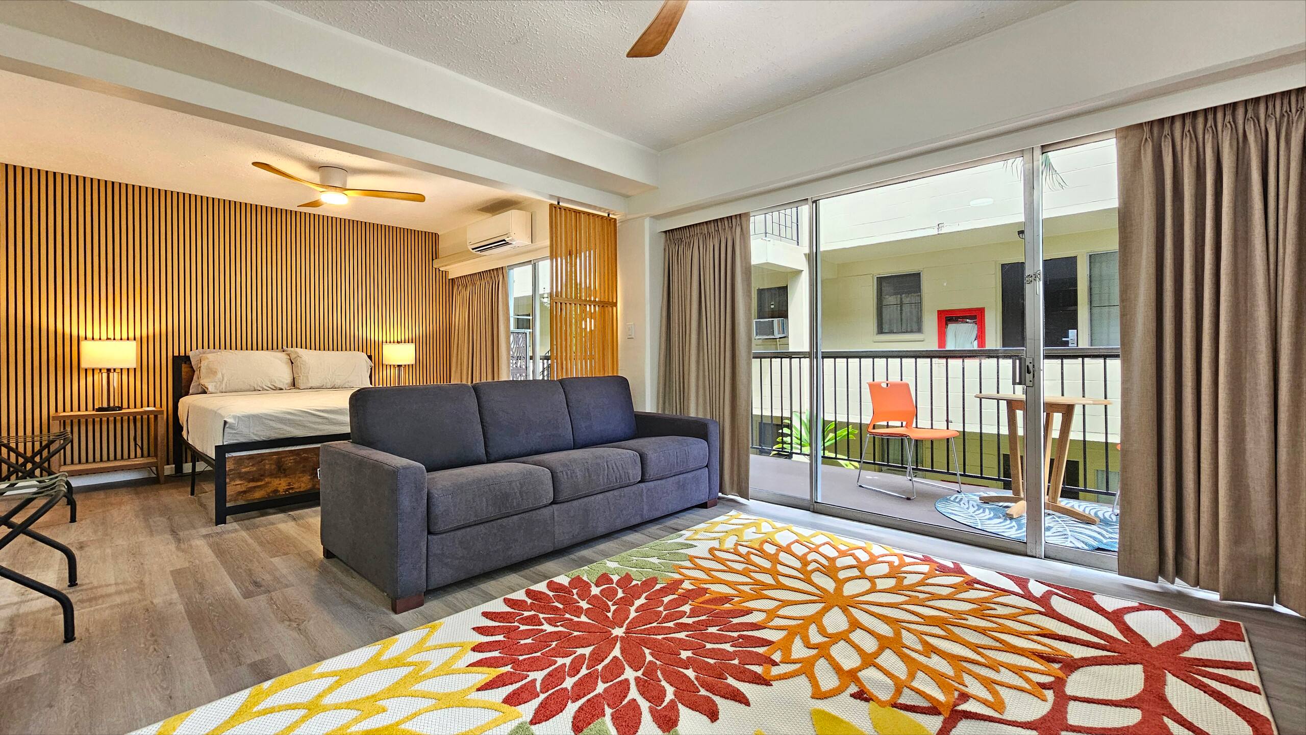 2412 PE St 205 Queen Bed, Futon, Kitchen, Lanai - Photo 4