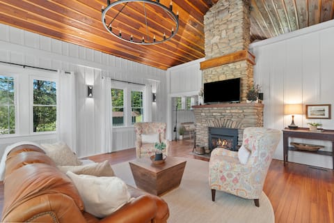 Successful Airbnb property: Junaluska Sunrise @Lake Junaluska Historic Cottage in Lake Junaluska
