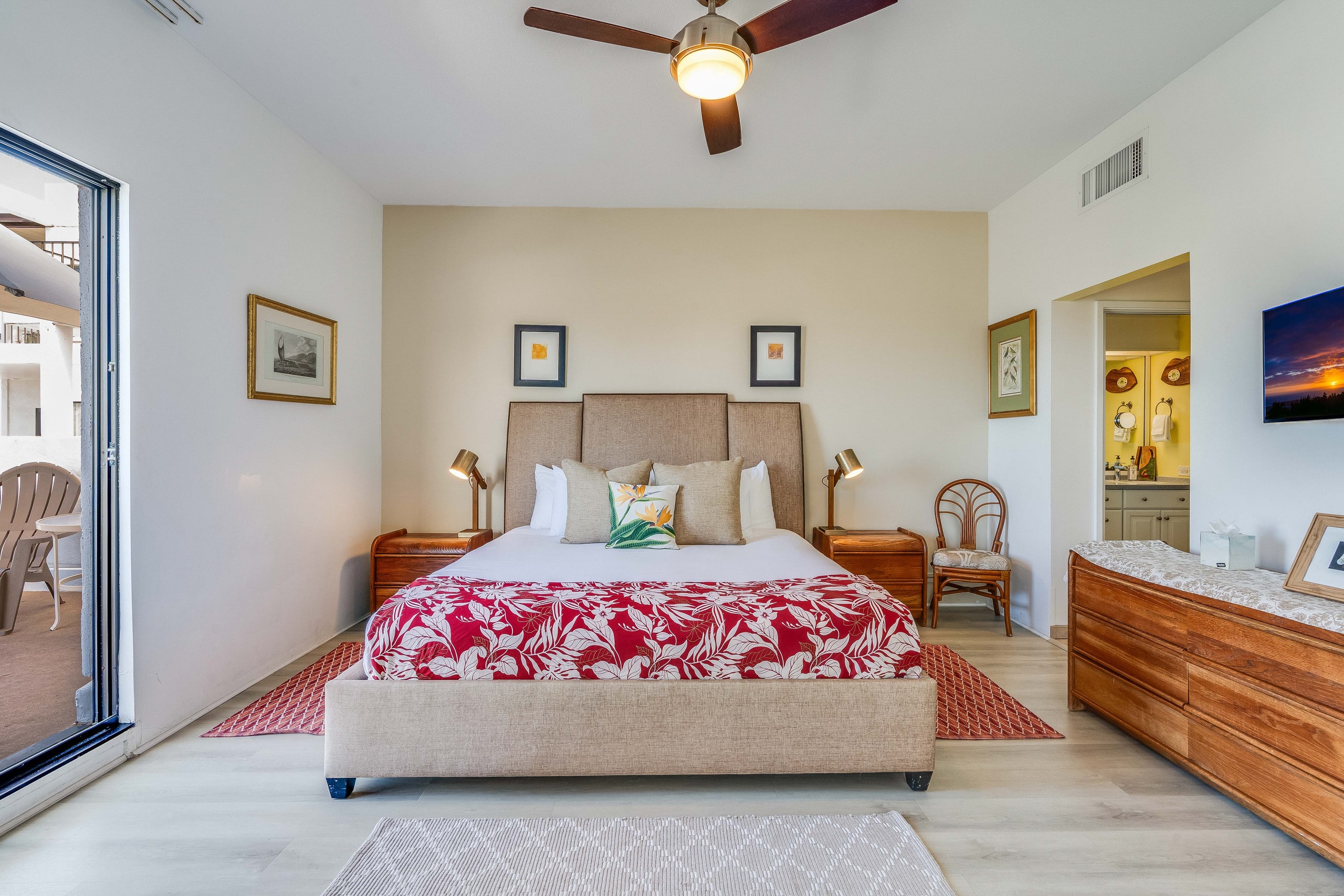 Condo in Kailua-Kona · ★4.79 · 2 bedrooms · 2 beds · 2 baths - Image 11