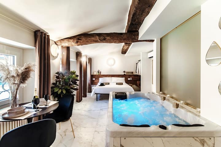 Sahara Suite & Jacuzzi - The House Of Travelers - Comer See