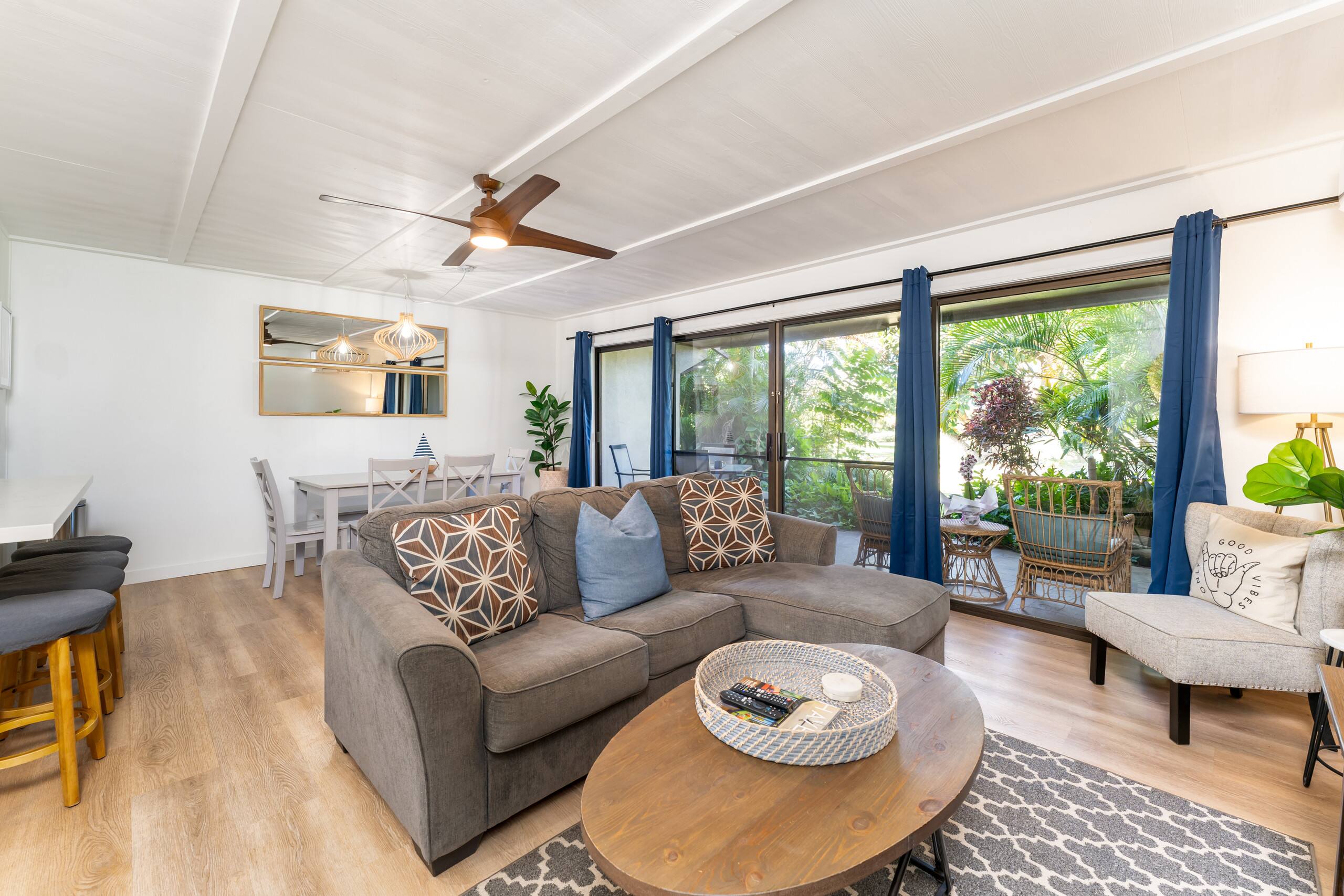 Summer Maui Modern Cute Chic Beach Retreat-sleep 6 - Image 3