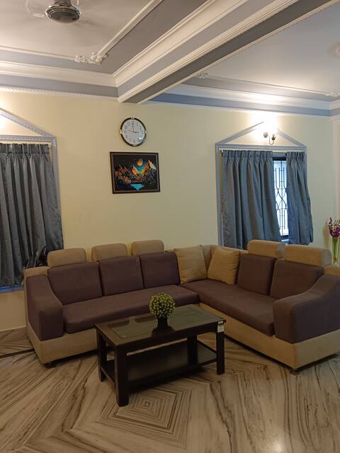 Entire Home With 2 AC Bedrooms & Workstation- 1F