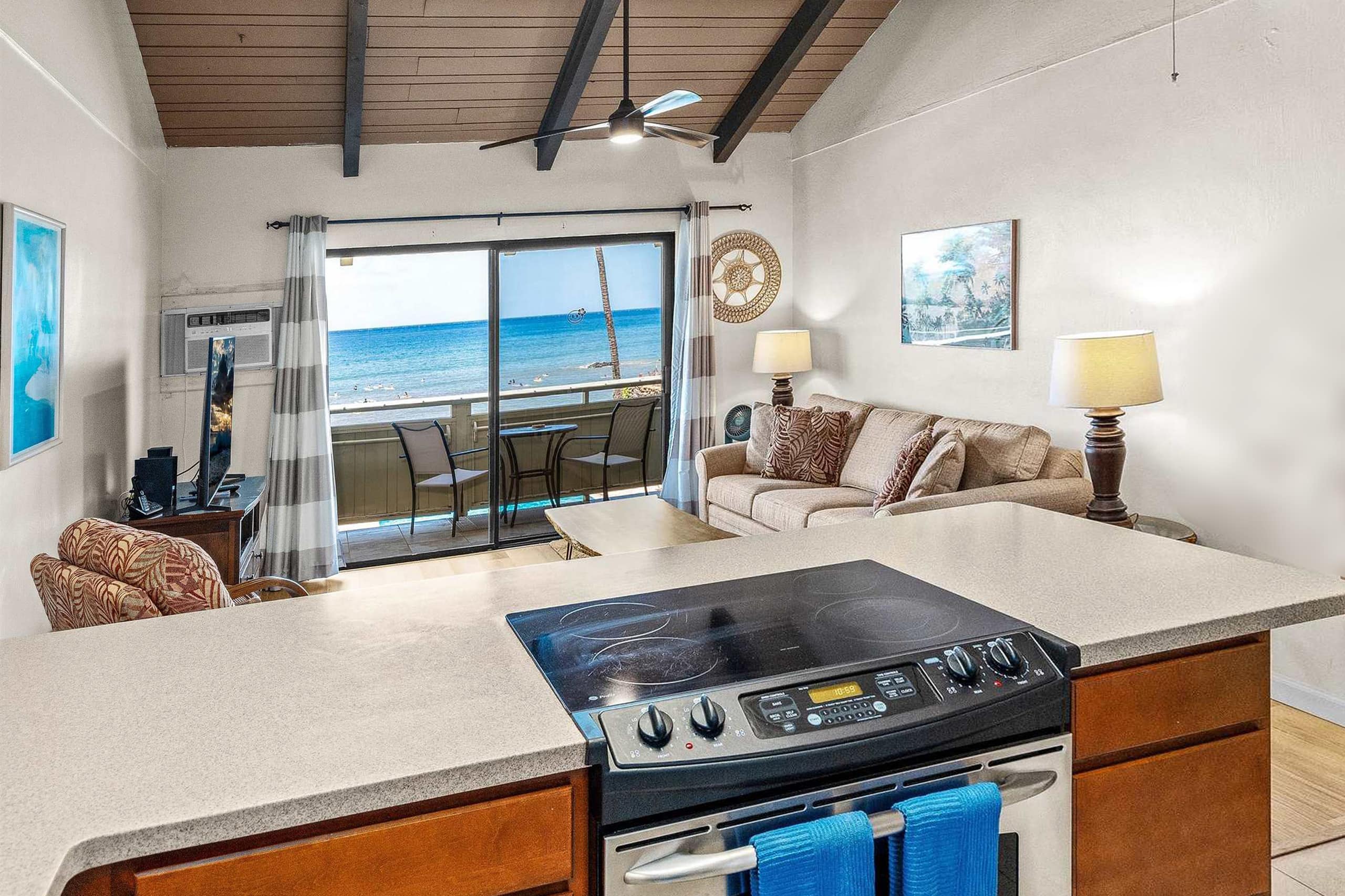 Condo in Kihei · ★4.86 · 1 bedroom · 2 beds · 1 private bath - Image 6