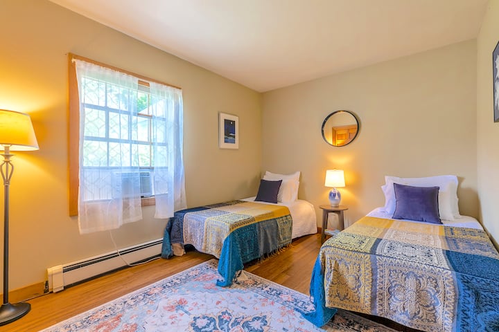 2张单人床、空调、大衣柜