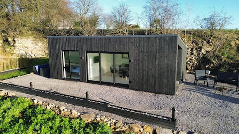 Luxury Cabin with Hot Tub & Spa Facilities