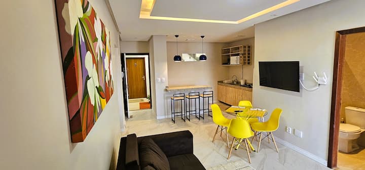 соба со пристап до балкон, кујна, социјална бања и пералница