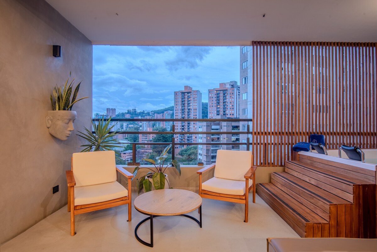 4BR Penthouse in Medellín — 4 bedroom vacation rental in Medellín