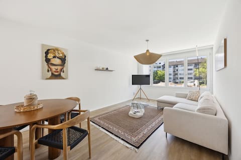 Roomy Group Retreat:4BR Floor at Oerlikon Station