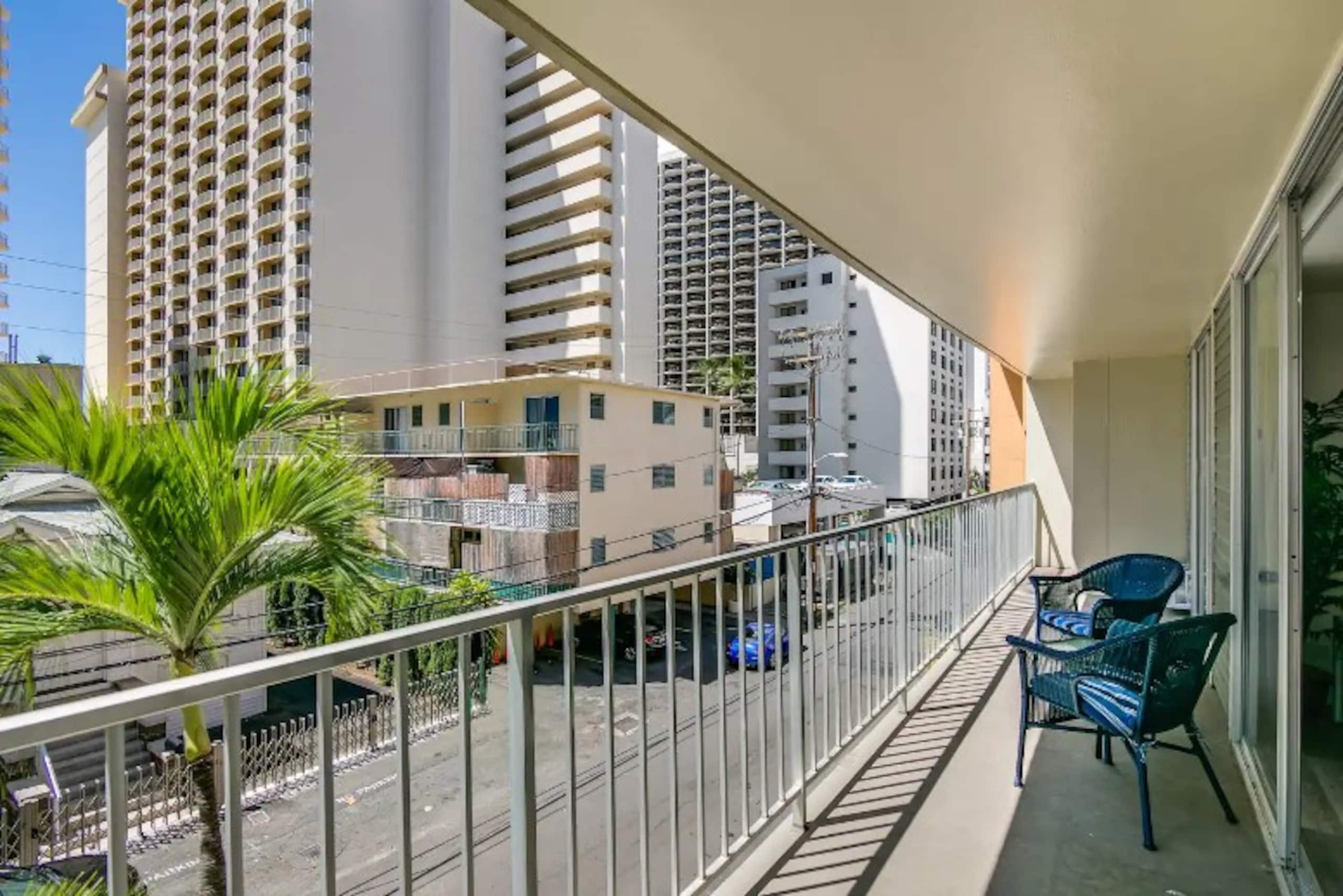 TWP 305 - Waikiki Beach Retreat - Image 20