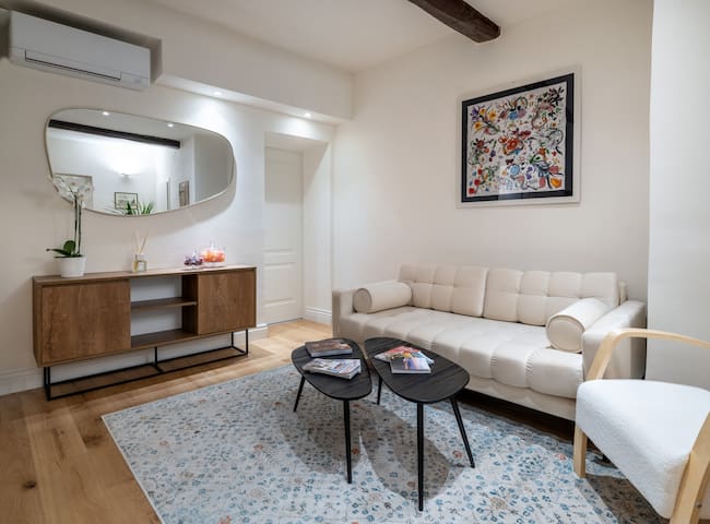 Flora Elegant & renovated