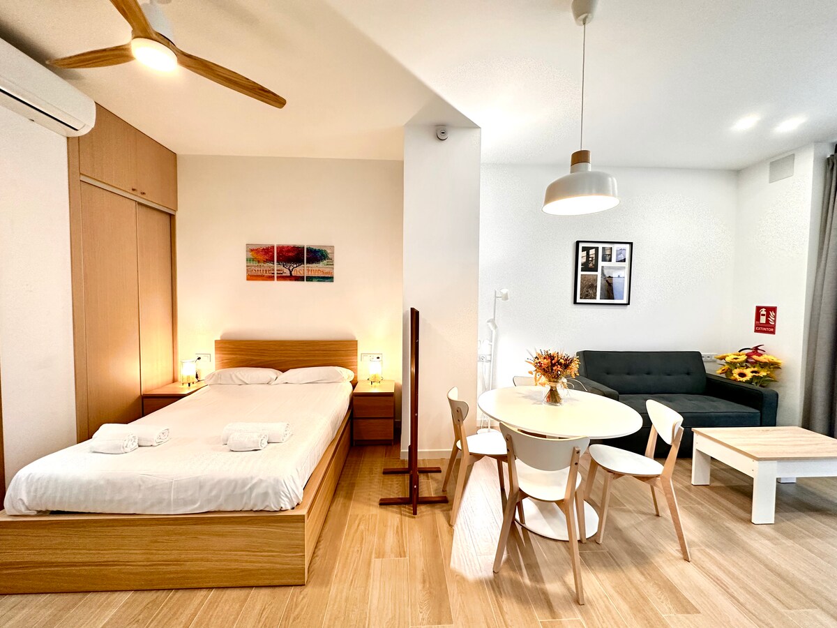 Top Airbnb: Valentia A Modern and comfortable beachside style in Algirós