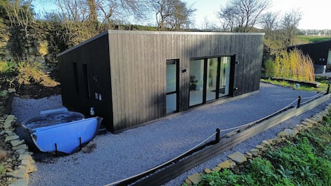 Luxury Cabin with Hot Tub & Spa Facilities