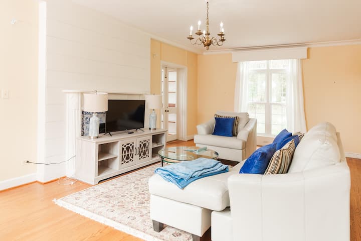 Entire Home Off Rugby Road - Charlottesville, VA