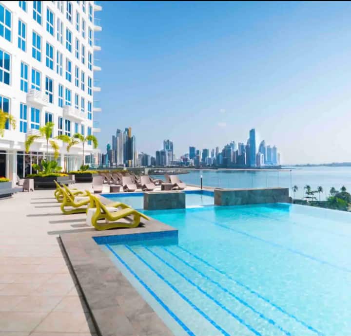 Amazing Ocean View Apartment With Infinity Pool