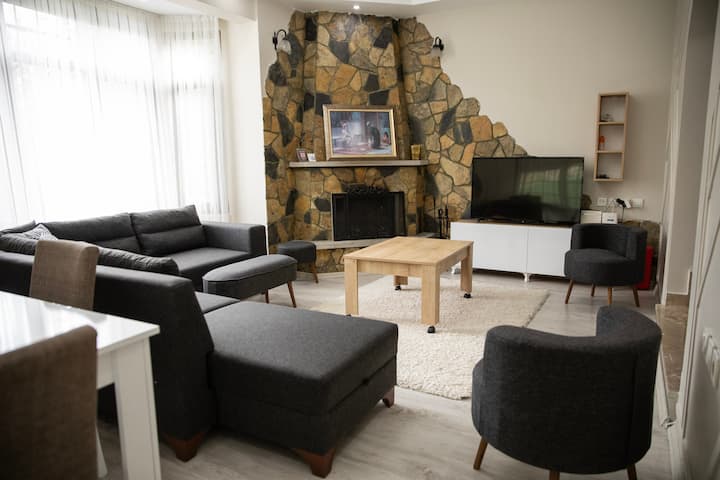 Isıtmalı Havuzlu Sapanca Gölünde İZole Villa - Sapanca