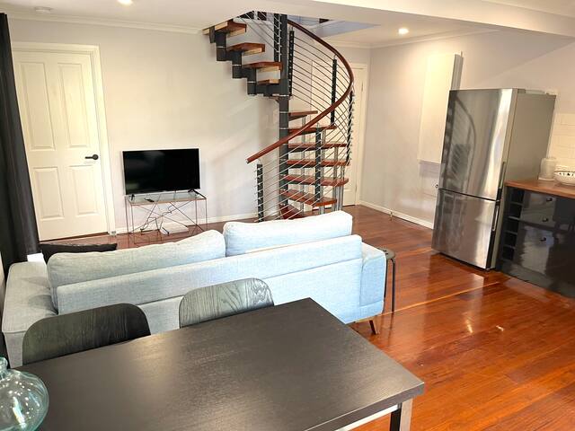 Gabba Central Lofthouse. 2BR/Pets gallery image 5