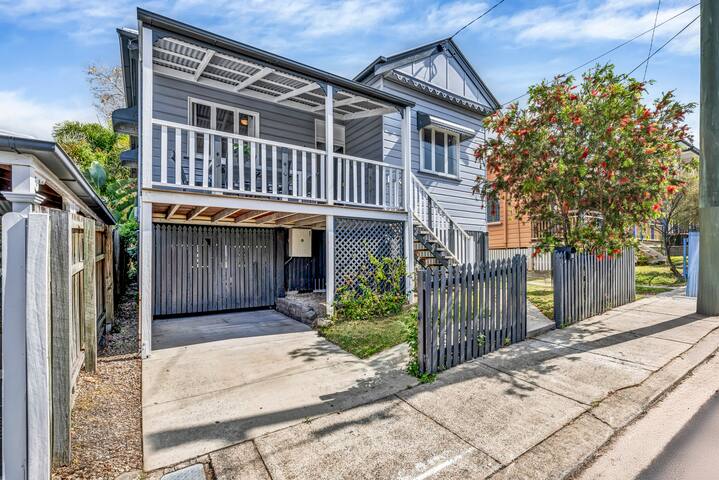 Gabba Central House, 3BR/2Bath Pets gallery image 2