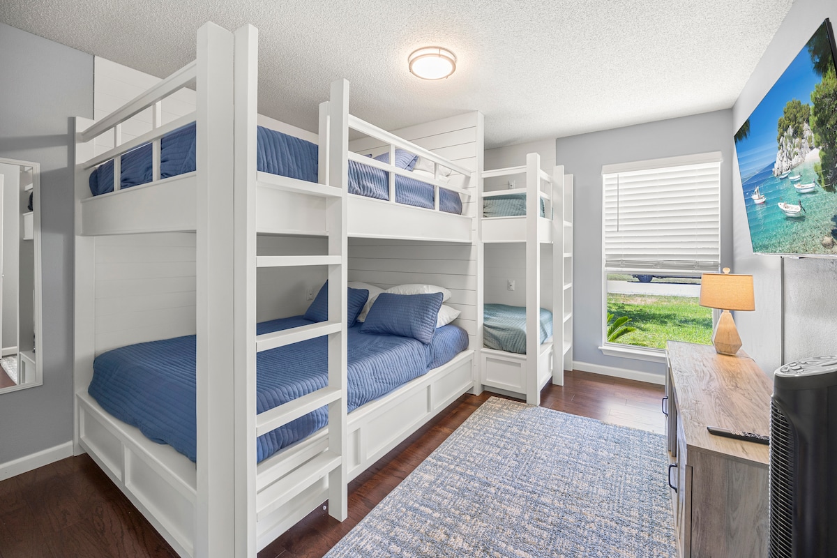 Queen over Queen bunk plus Twin XL over Twin XL bunk