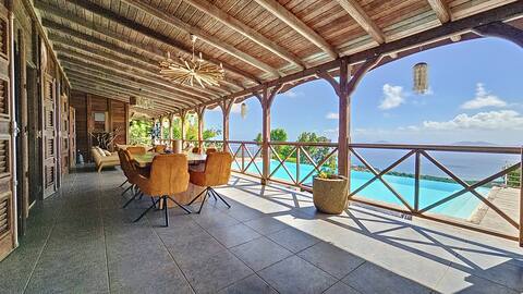 Villa Scarlett, Luxurious 5* Sea View Villa