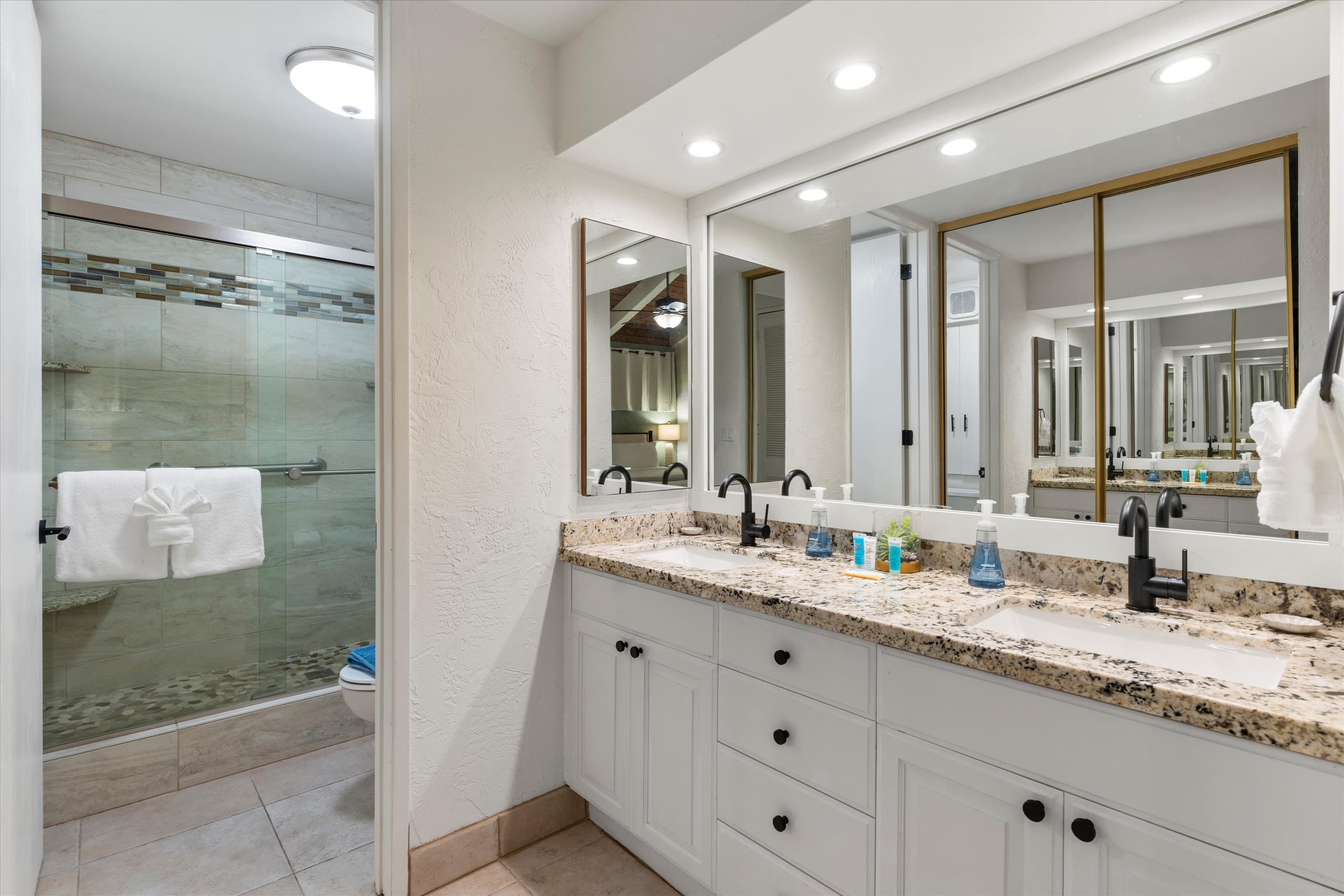 3 Bed Oceanfront Penthouse - Image 15