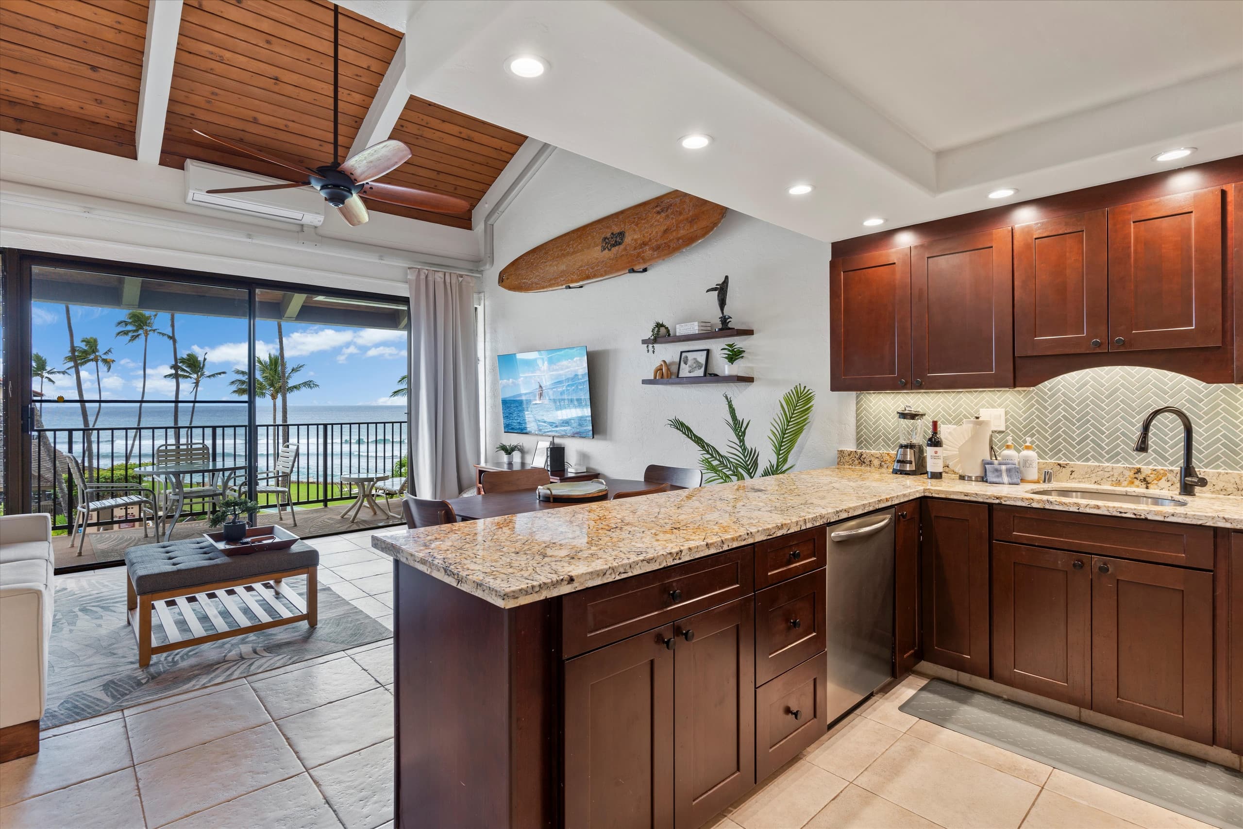 3 Bed Oceanfront Penthouse - Image 5