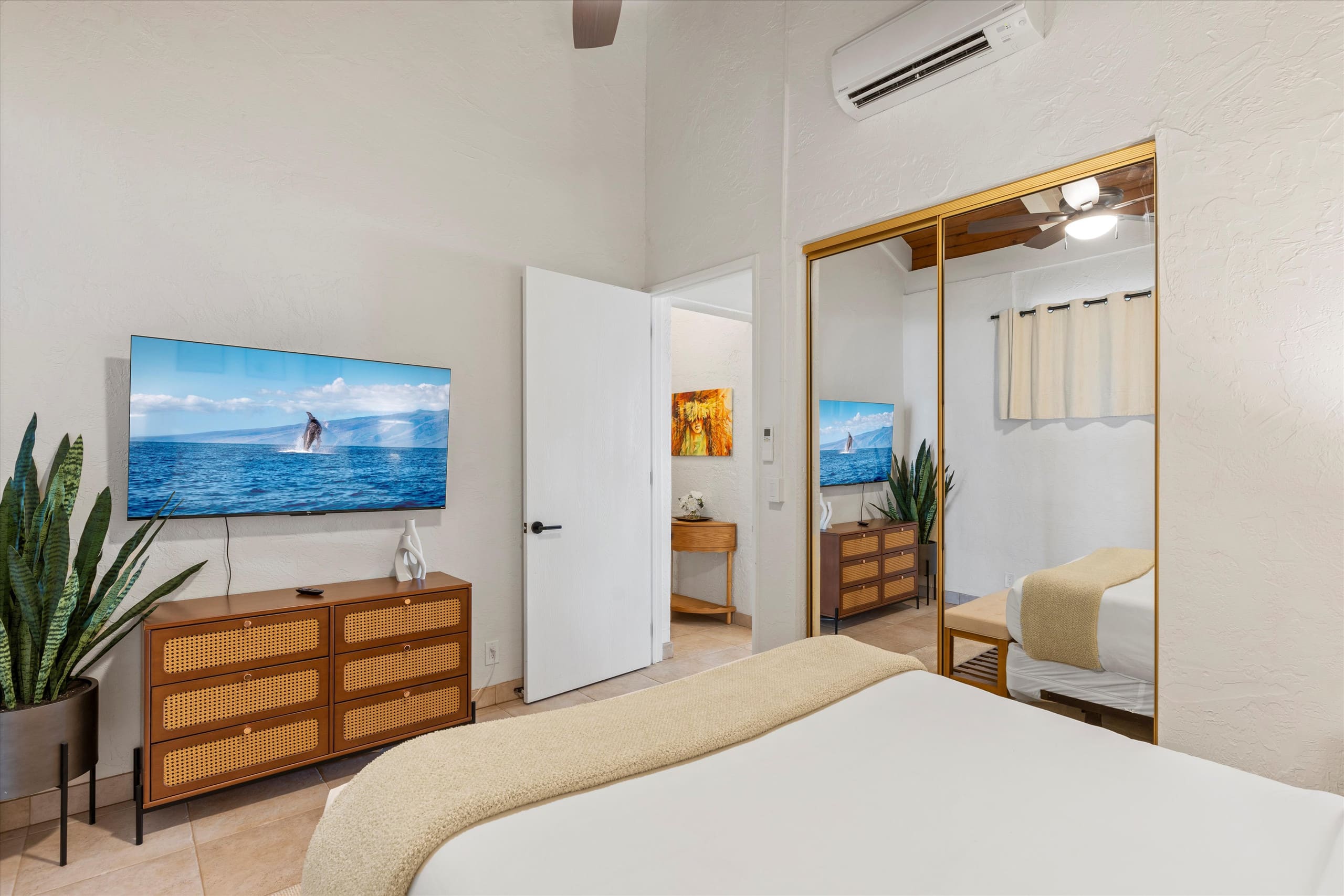 3 Bed Oceanfront Penthouse - Image 12