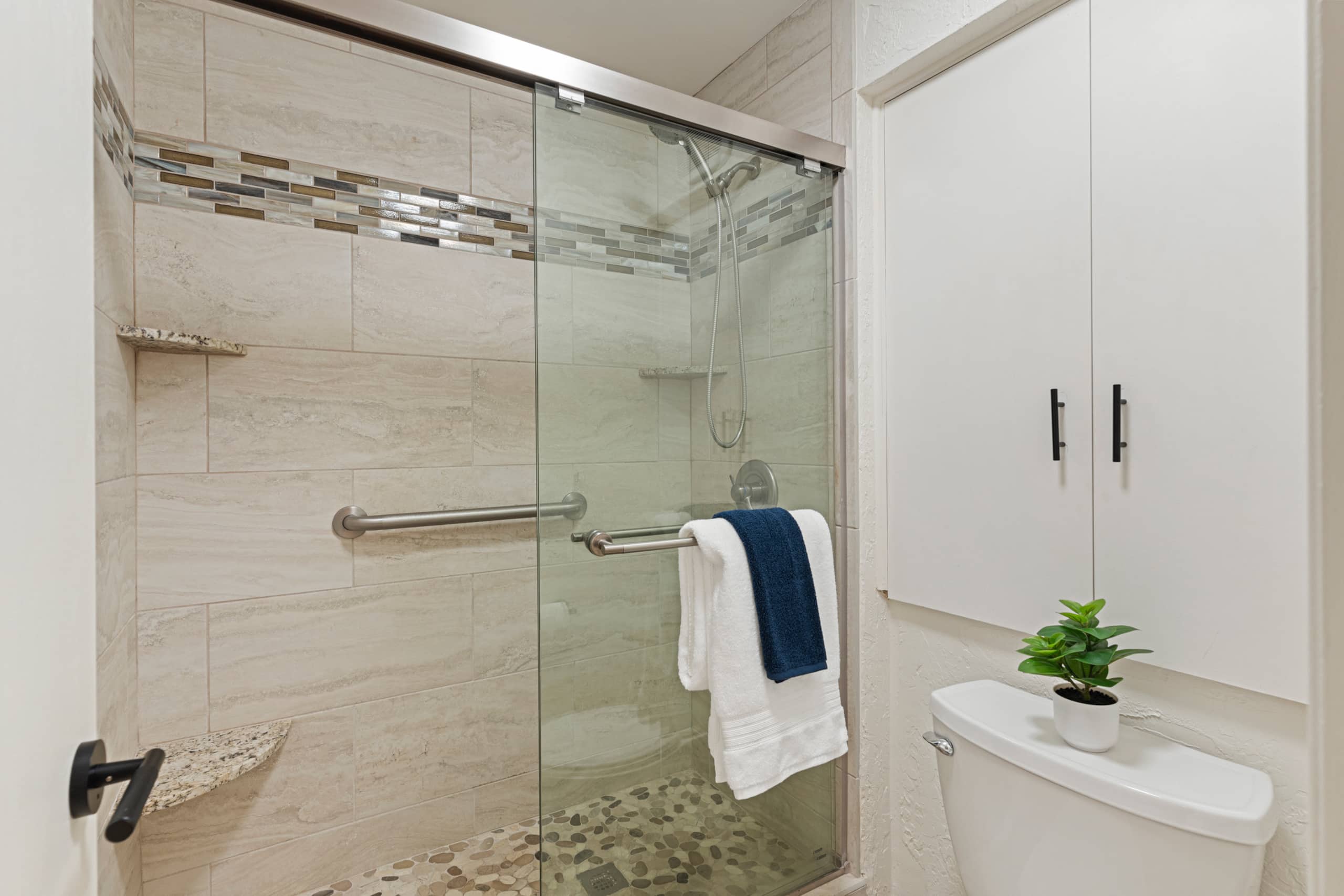 3 Bed Oceanfront Penthouse - Image 14