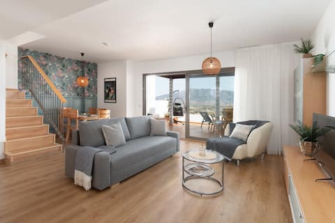 Top performing Airbnb: Luxury Penthouse with Panoramic Views & 2 Terraces in Mijas
