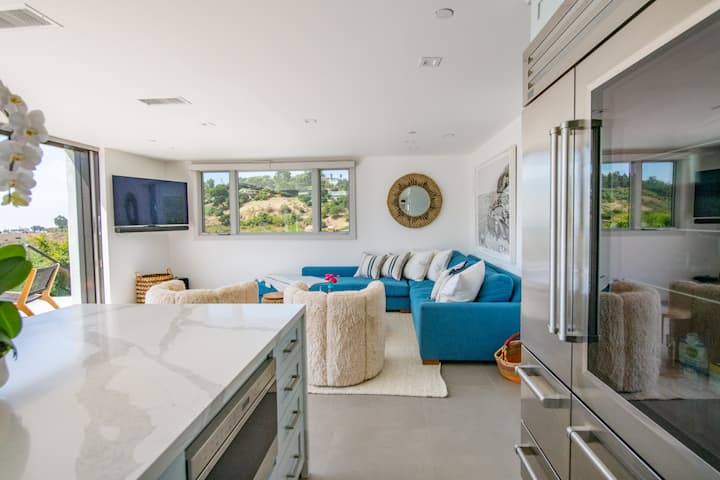 The Malibu Modern Oasis | Spring Escape Ocean View - Malibu, CA