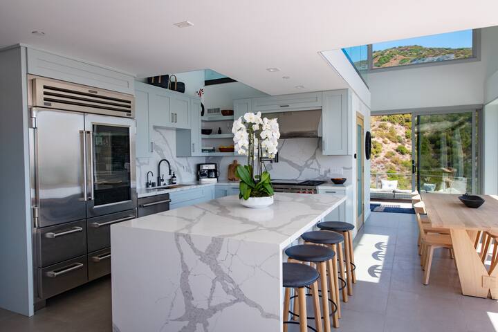 The Malibu Modern Oasis – Oceanview 4 Bedrooms gallery image 5