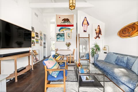 Top performing Airbnb: Silverlake Bungalow w Dream View in Silver Lake