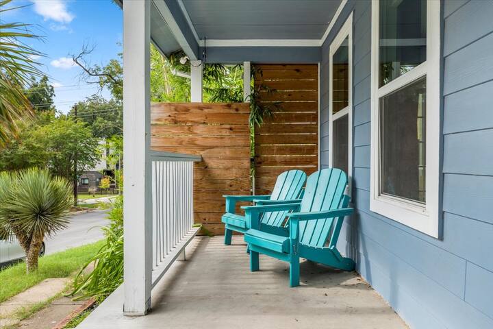 Walkable 3-home 3,800 sq-ft Villa gallery image 4