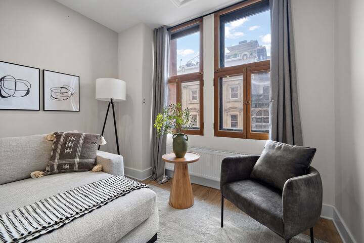 Luxurious new Historic 2 bedroom Apartment gallery image 3