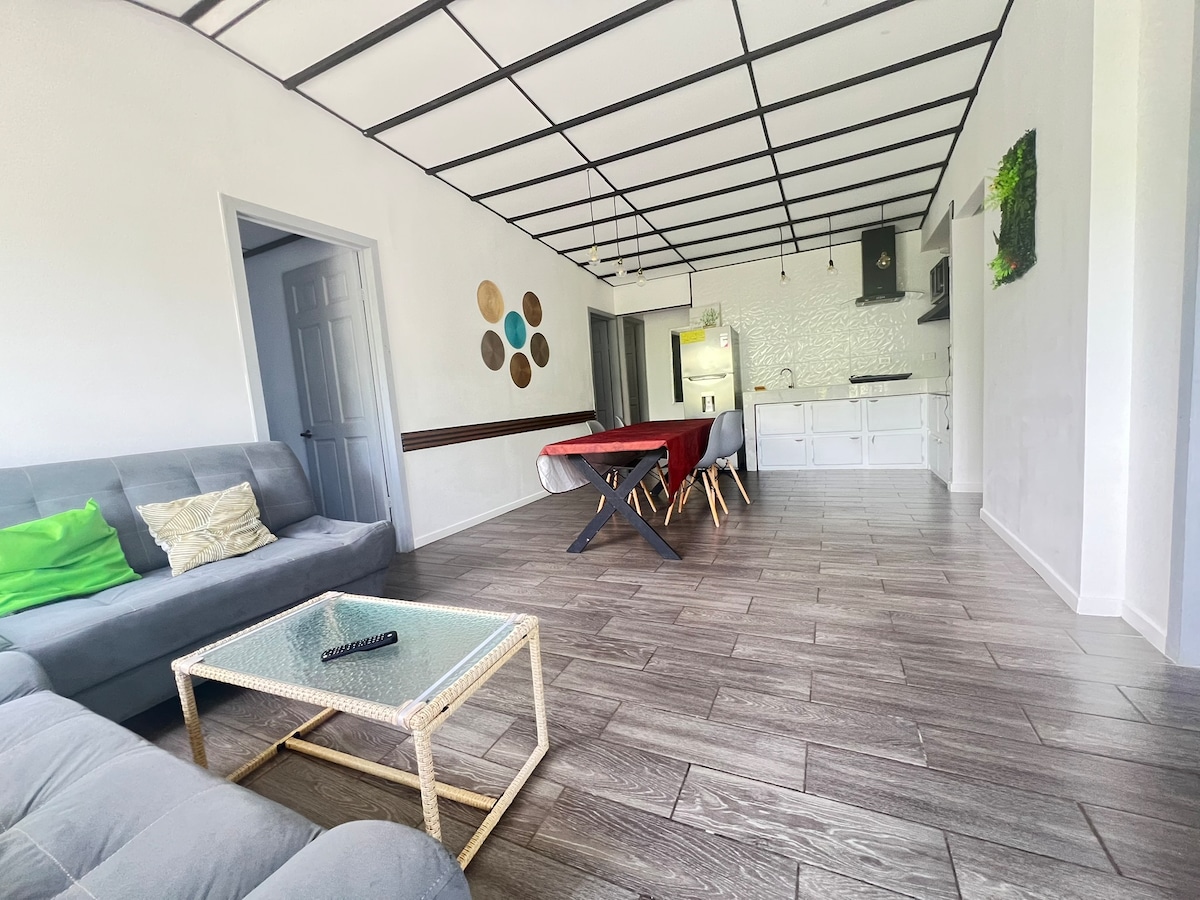 Salón cocina comedor. 