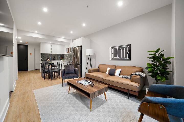 Historic Luxury Old MTL | 3BR – 2BA gallery image 5