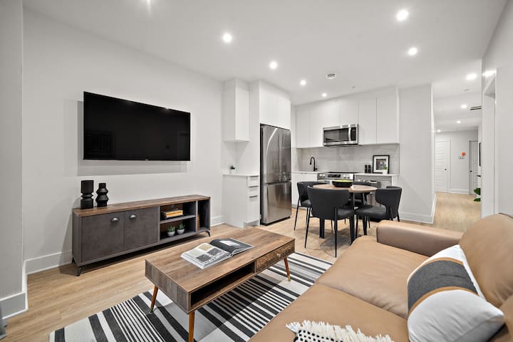 Luxurious new Historic 2 bedroom Apartment gallery image 2