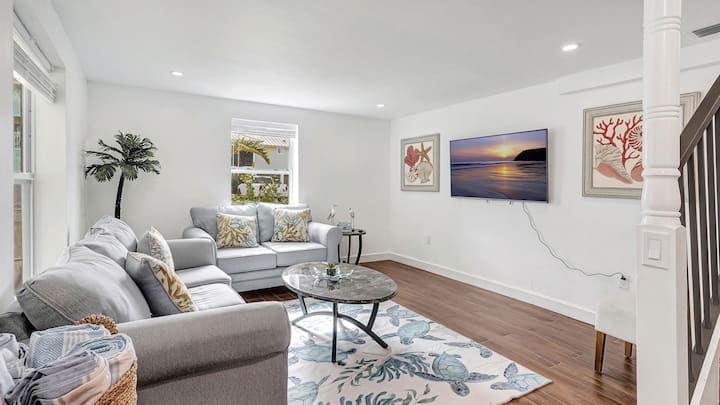 Beautiful Fort Myers Beach House - Fort Myers Beach, FL