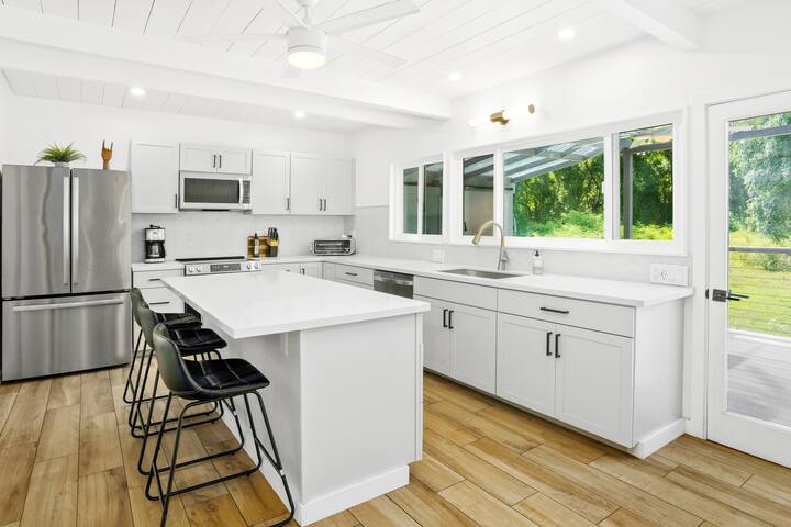 New! Haena A-frame home – next to Tunnels Beach gallery image 2