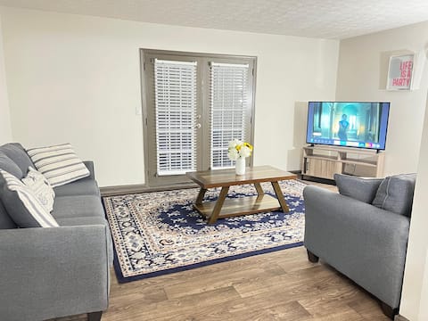 Popular Airbnb listing: Entire Cozy 2-bedroom Guest House in Atlanta in Sandy Springs