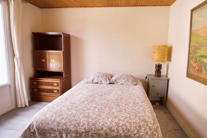 საძინებელი 4