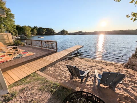 Dogs Stay Free! Lakefront Home with Sunsets