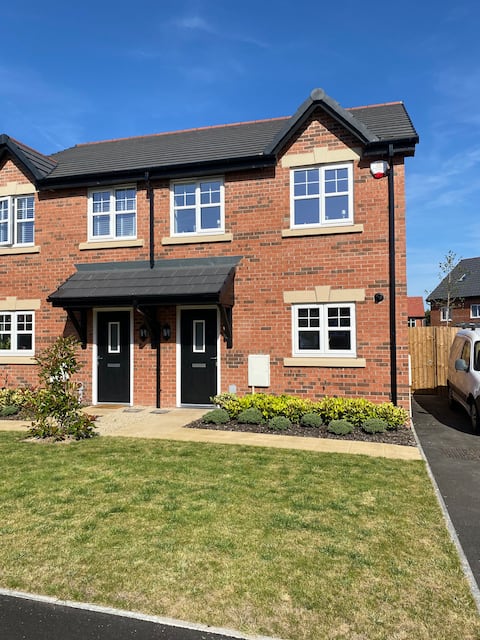 Brand New 3 Bed House Private Driveway & Fibre